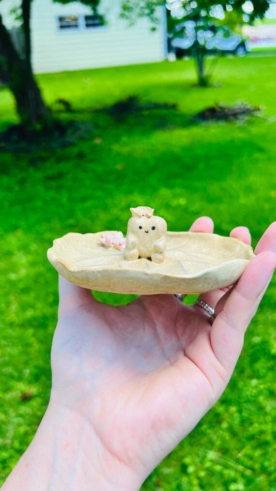 Ceramic Frog Ring Dish: Lily Pad Jewelry Hold...