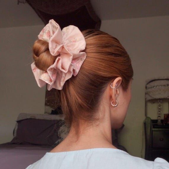 Shabby Chic Floral Lace Trim Scrunchie: Doubl...