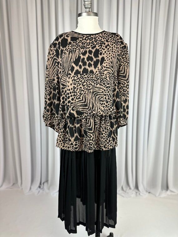 90s Vintage Leopard Print Blouson Dress: Shou...