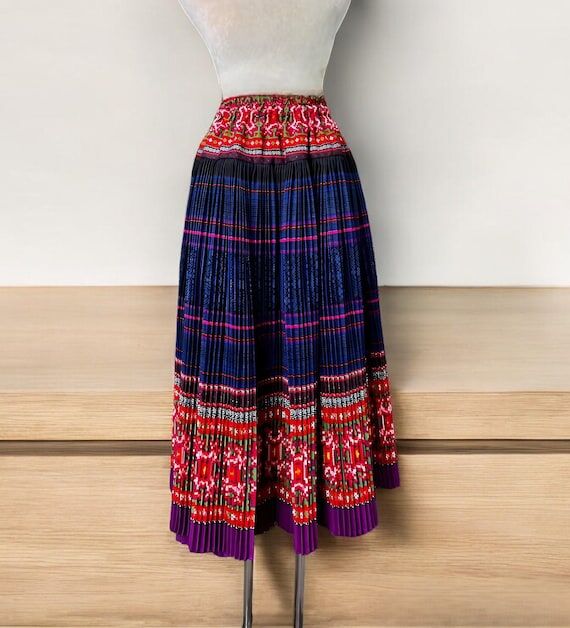 Custom size Hmong women skirt / Handmade Hill...