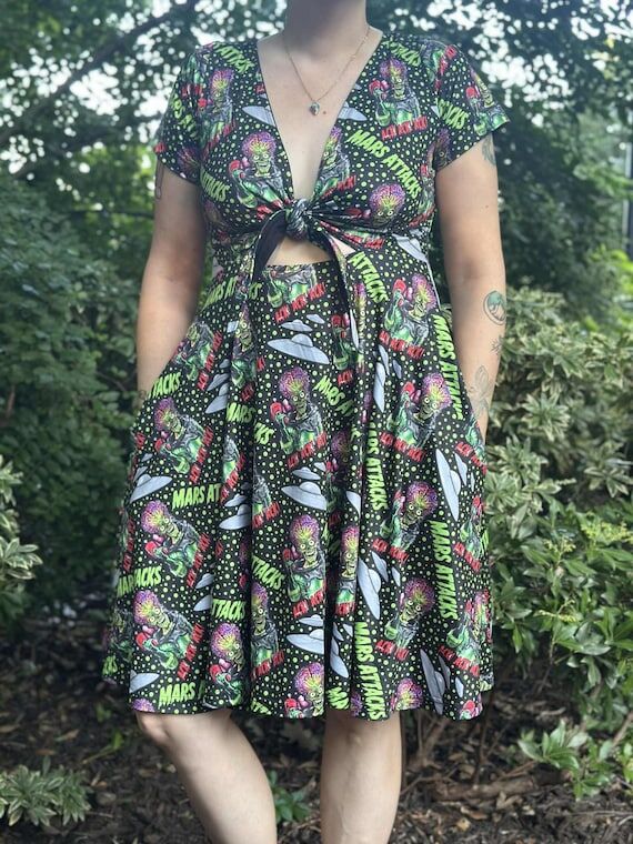 Alien Dress, Ack! Ack! Ack!, When Mars Attack...