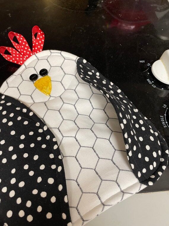 Chicken Pot Holder: Insulated Kitchen Hot Pad...