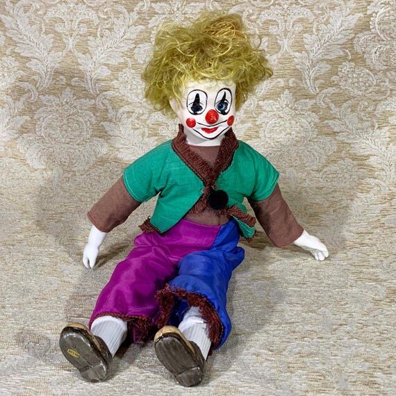 Rare 1970s Shelf-Sitter Sleepy-Eye Musical Cl...