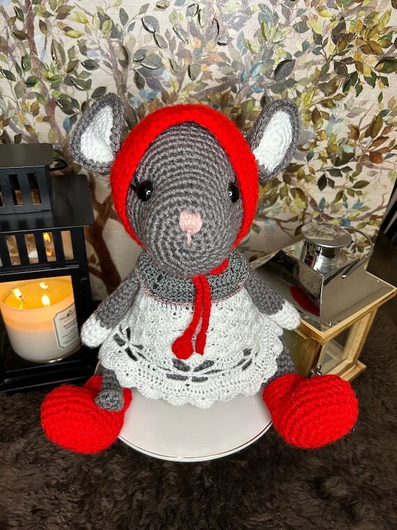 Crochet Mouse Doll: Handmade Cotton Amigurumi...