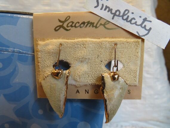 SIMPLICITY Cream ceramic earrings by Amy Lac...