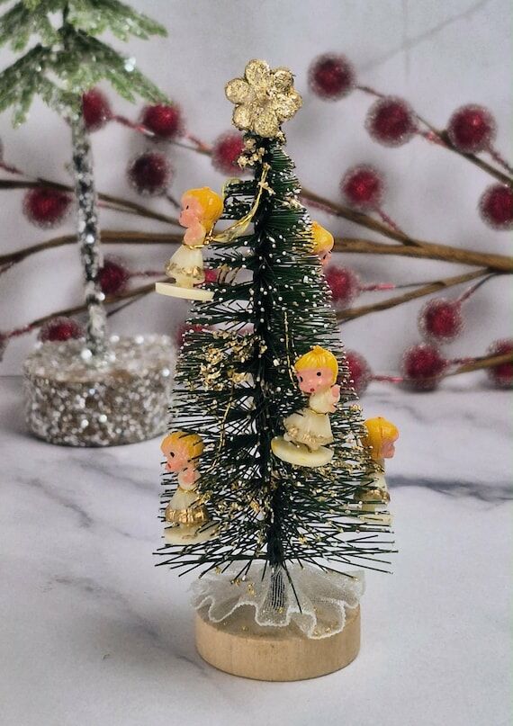 Vintage 1960s Miniature Angels On Christmas T...