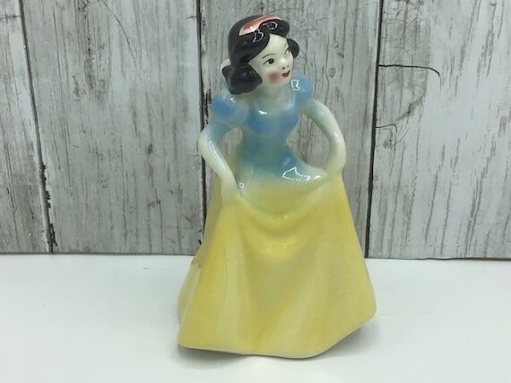 Vintage Snow White Porcelain Figurine, Snow W...