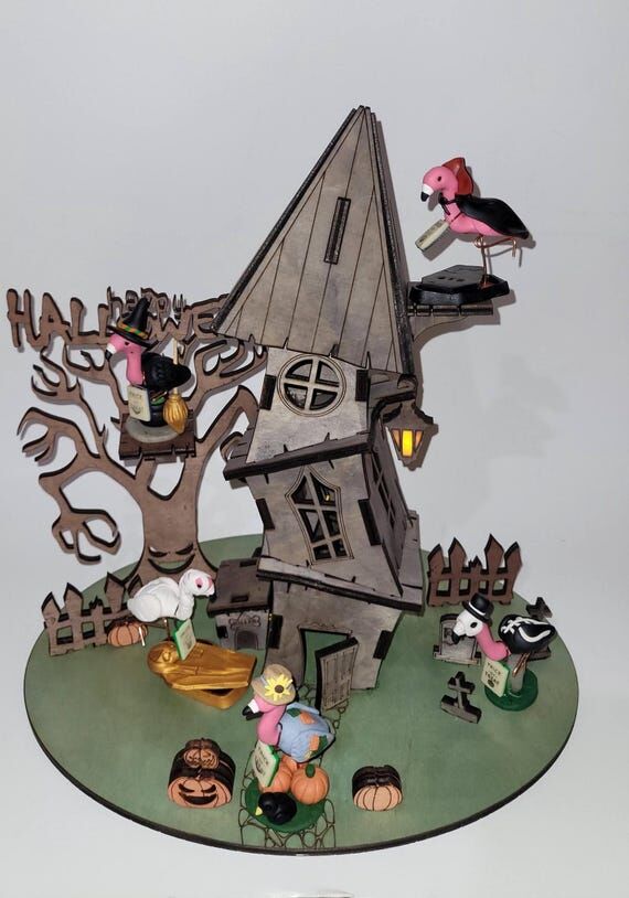 Flamingo Halloween House: Includes Five Hallo...