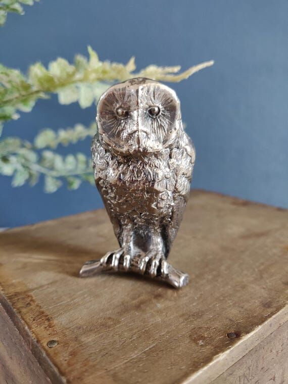 Adorable Small Heavy Owl Desk Ornament / Figu...