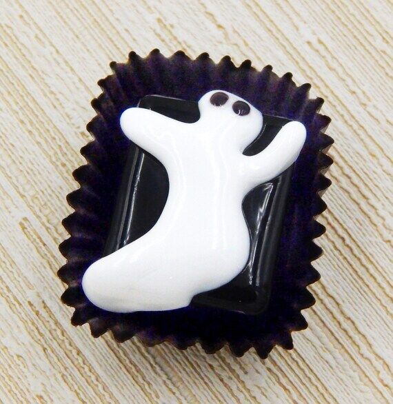 Ghost Art Glass Halloween Chocolate, Collecti...
