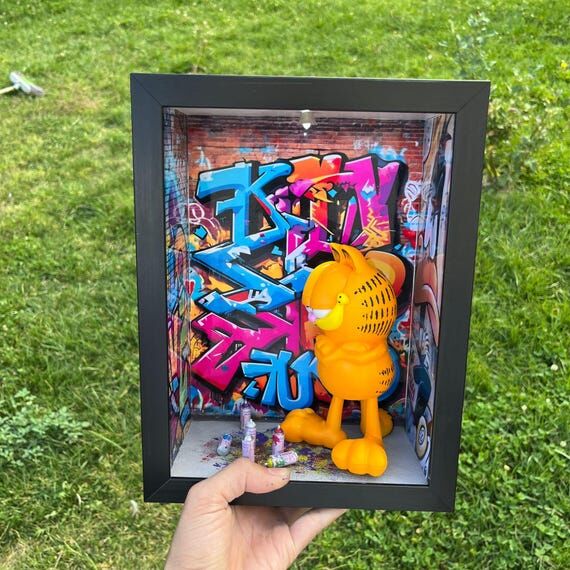 Handmade Garfield Graffiti Diorama: Pop Art S...