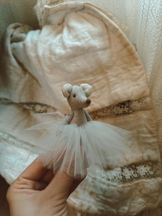 Handmade Linen Tiny ballerina Mouse: Vintage-...