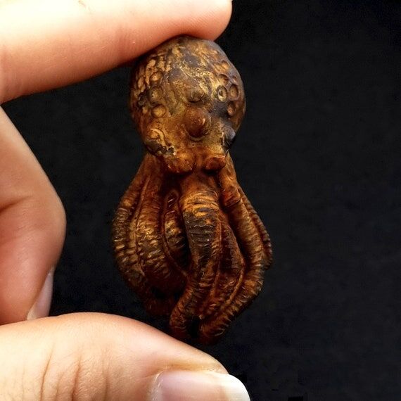 Cthulhu Rusty Amulet Iron H.P.Lovecraft handm...