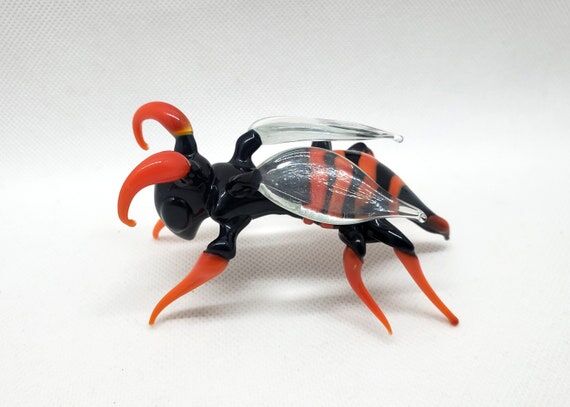 Hand Blown Glass Hornet Figurine: Lampwork Ar...