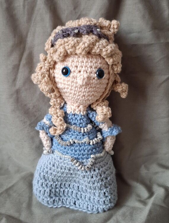 Marie Antoinette handmade crochet/amigurumi f...