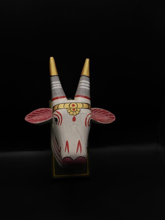 Handmade Wooden Cow Nandi Head Wall Mount: Ru...