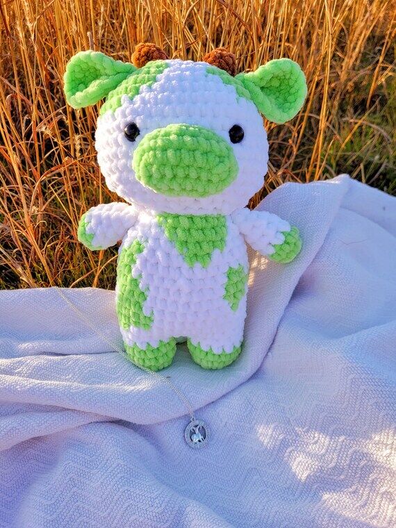 Handmade Crochet Cow Plushie: Key Lime Amigur...
