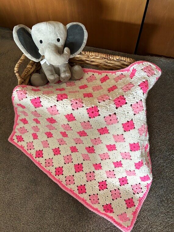 NEW!! Perfect size handmade baby blanket FR...