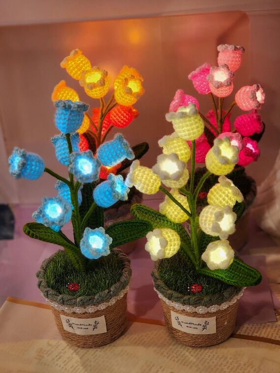 Crochet Handmade Lily of the Valley Lamp, Lig...