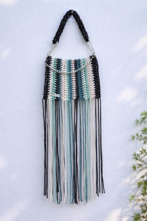 Handmade Crochet Fringe Clutch Bag: 100% Cott...