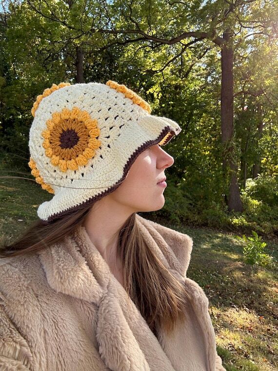 Crochet Sunflower Bucket Hat: Cream Floral Bo...