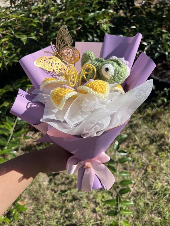 Rapunzel crochet flower mini bouquet...