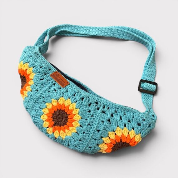 Crochet Sunflower Crossbody Bag • Retro Gra...