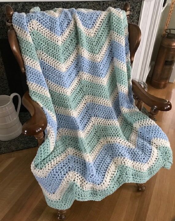 Handmade Crochet Chevron Ripple Striped Chunk...