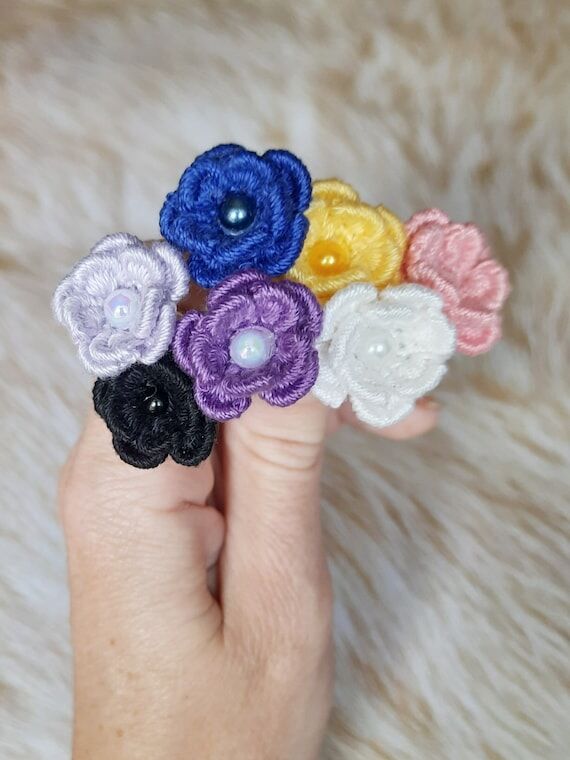 Dainty crochet flower hair pins...