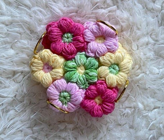 Crochet Flower Coaster Set of 4 with Gold Met...