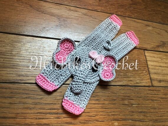 Elephant pink handmade bookmark, animal croch...
