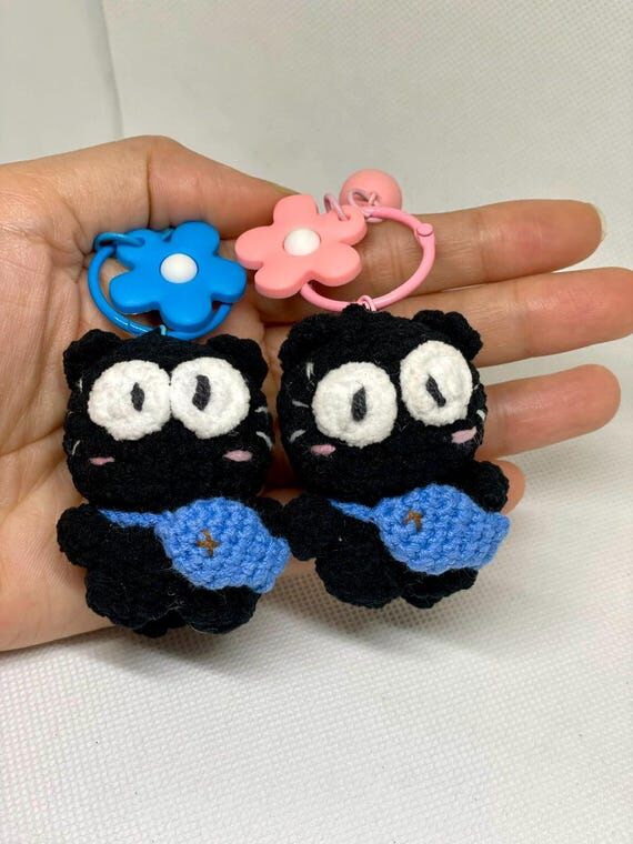 Crochet Cat Keychain: Handmade Amigurumi Stuf...