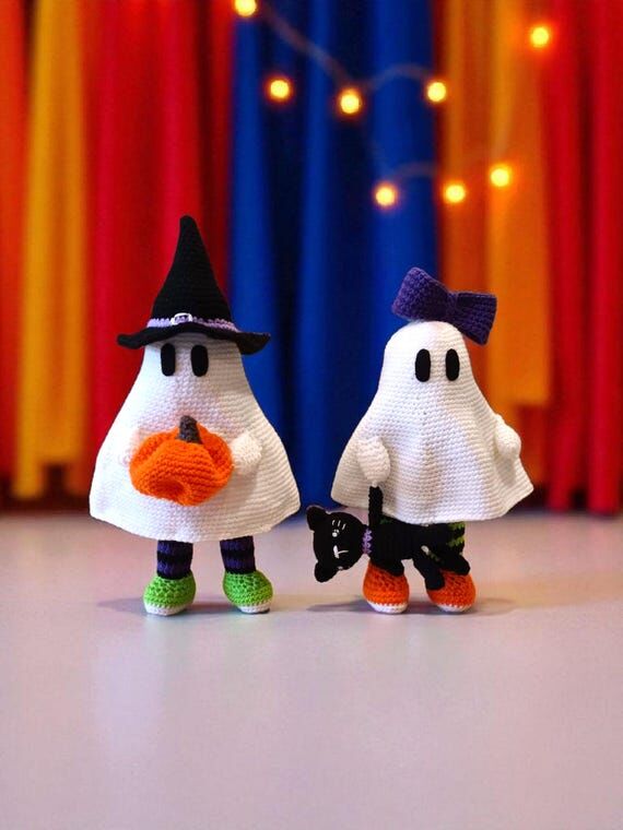 XL Crochet Ghost Sculpture: Halloween Decor w...