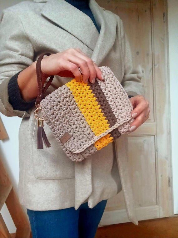 Handmade Crochet Cotton Wristlet Clutch: Stri...