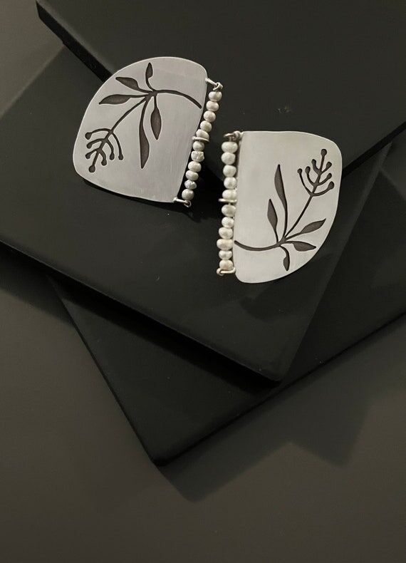 Dandelion drop earrings | Floral statement ea...
