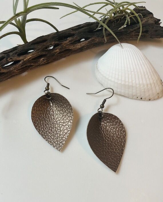 Handmade Faux Leather Leaf Earrings: Lightwei...
