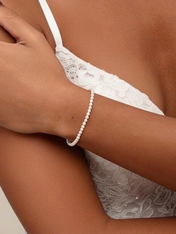 Minimalist Pearl Bridal Bracelet, Dainty Ster...