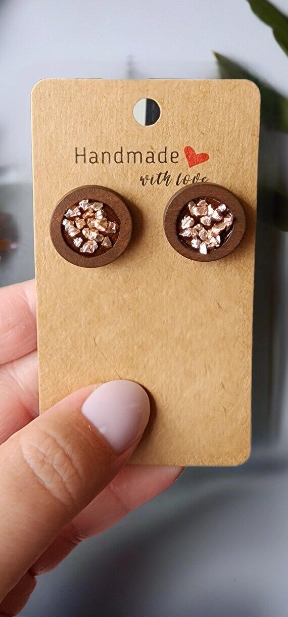 Handmade Crushed Glass Stud Earrings: Red Res...