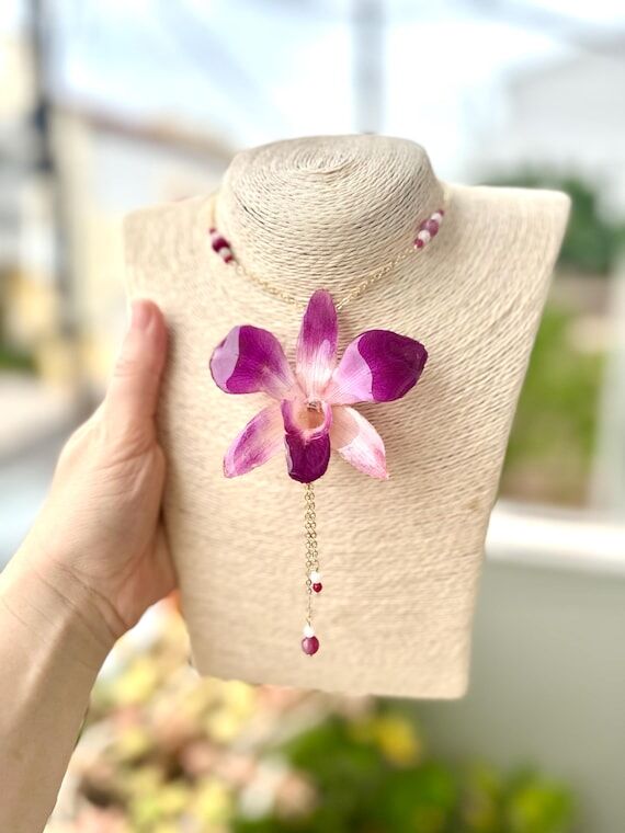Real Orchid necklace with real stones - purpl...