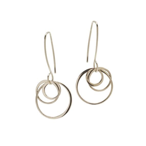 Interlocking Circle Earrings – Handmade Ste...