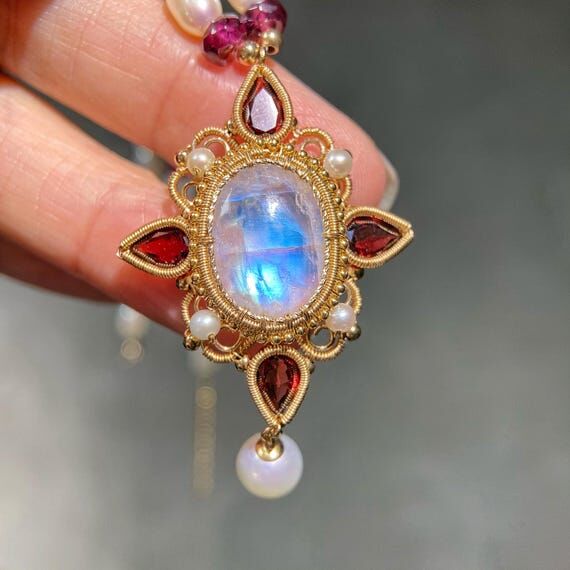 Vintage Rainbow Moonstone with Pearl Necklace...