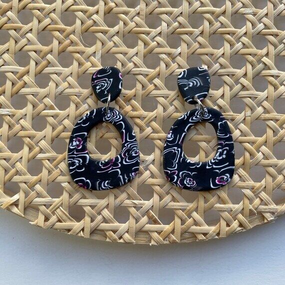 Black and White Floral Pattern Retro Polymer ...
