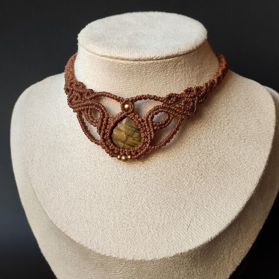 Labradorite Macrame Necklace – Crystal Chok...