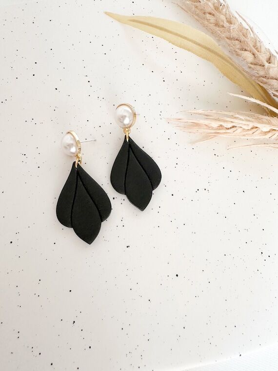 Black Pearl Dangly Earrings: Handmade Polymer...
