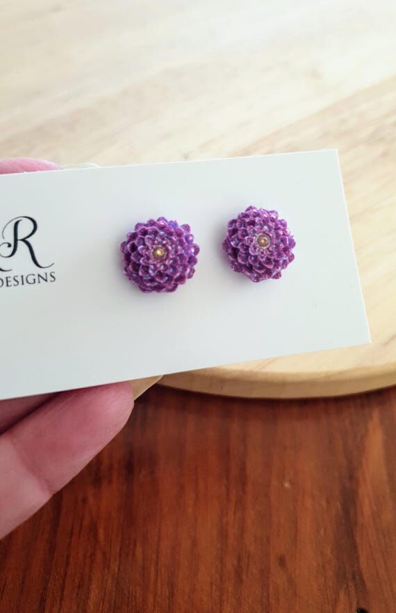 Purple Chrysanthemum Flower Stud Earrings: Go...