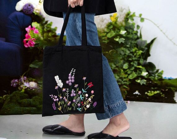Flowers Embroidery Canvas Bag Kit for Beginne...