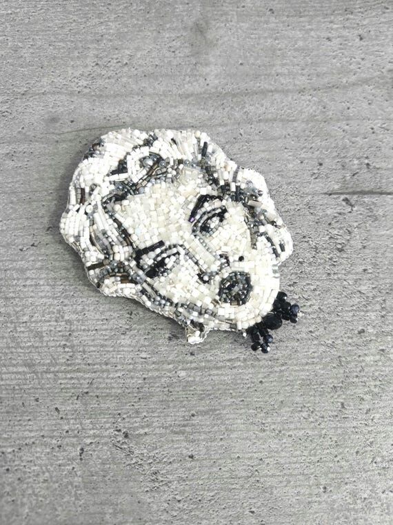 Marilyn Monroe beaded brooch: Portrait embroi...