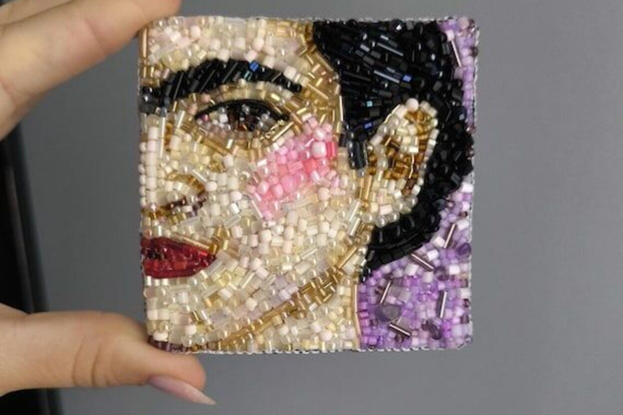 Ari Brooch Shop