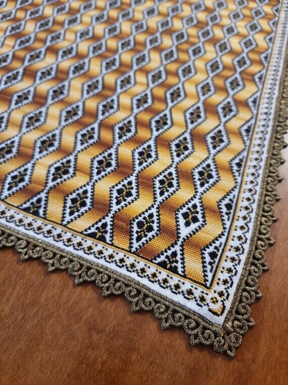Vintage Floral Embroidery Table Decoration | ...