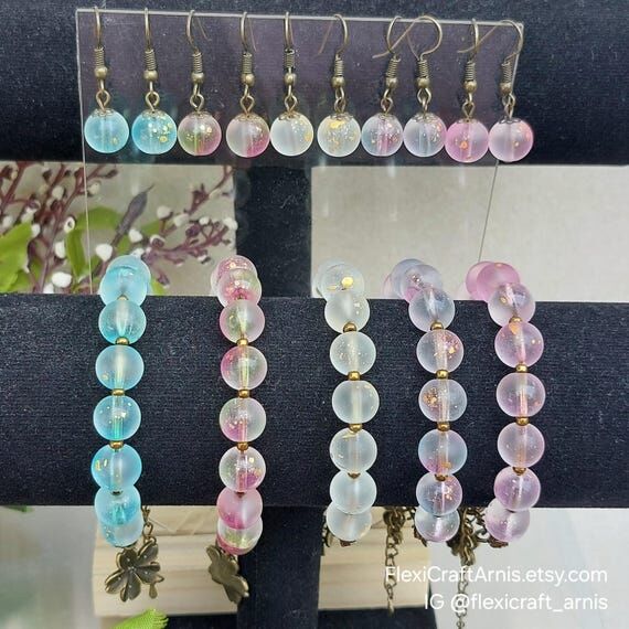 Beaded bracelets and earrings set, chunky 10m...